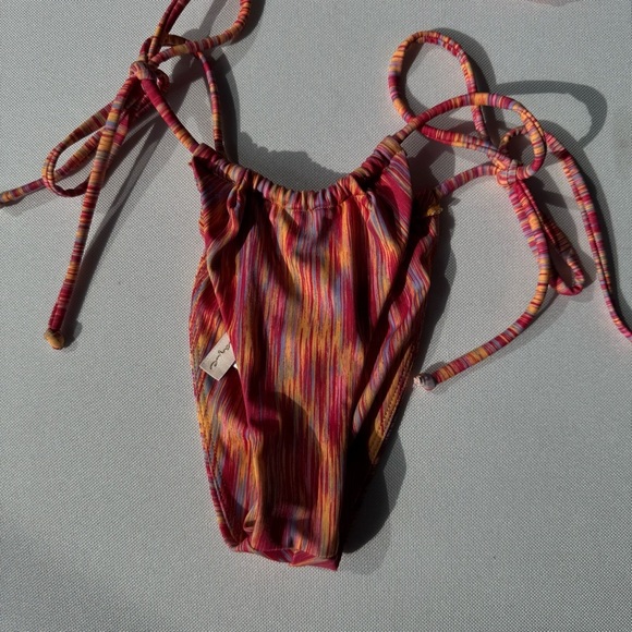 NEW Revolve Lovewave The Daniella Top + Bottom Swimsuit Bikini Size XS - Picture 4 of 9